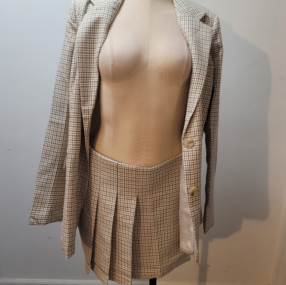 Boohoo Blazer Set - Picture 4 of 5